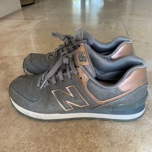 New Balance Retro Sneaker Size 8.5